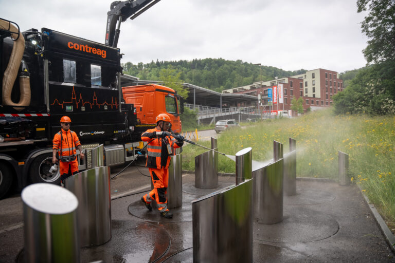 Unterflurcontainer reinigen vom Standplatz