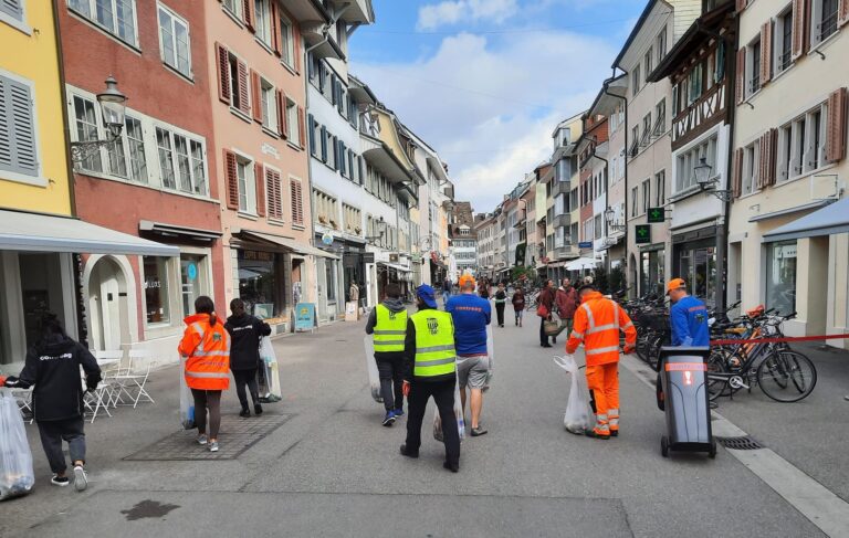 Contreag Mitarbeiter beim Clean Up Day 2022