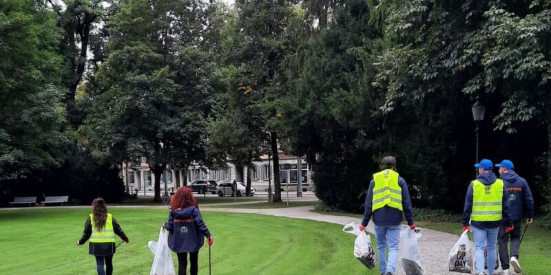 Contreag Mitarbeiter beim Clean Up Day 2024