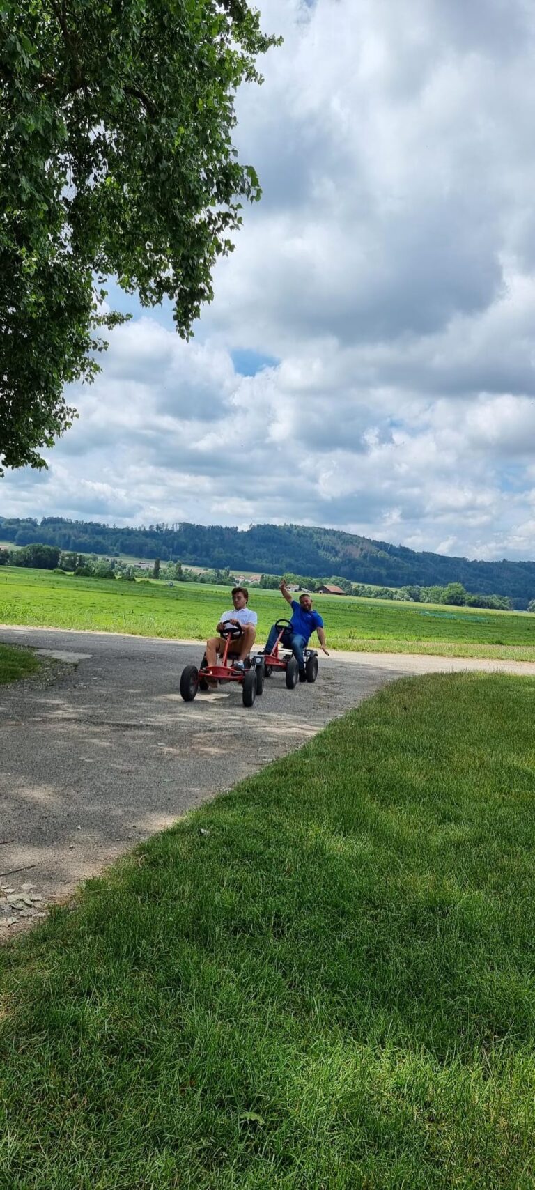 Mitarbeiter bei der Rüebliade am Jubiläums-Mitarbeiterevent 2021